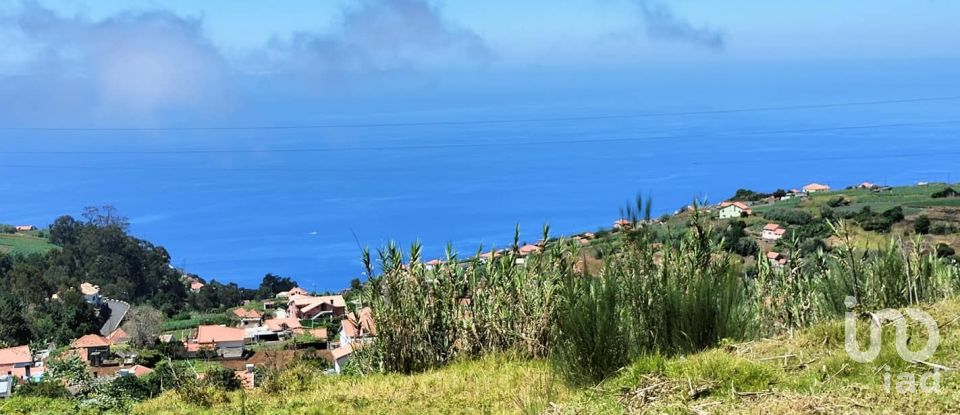 Land in Canhas of 1,004 m²