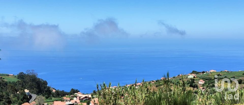 Land in Canhas of 1,004 m²