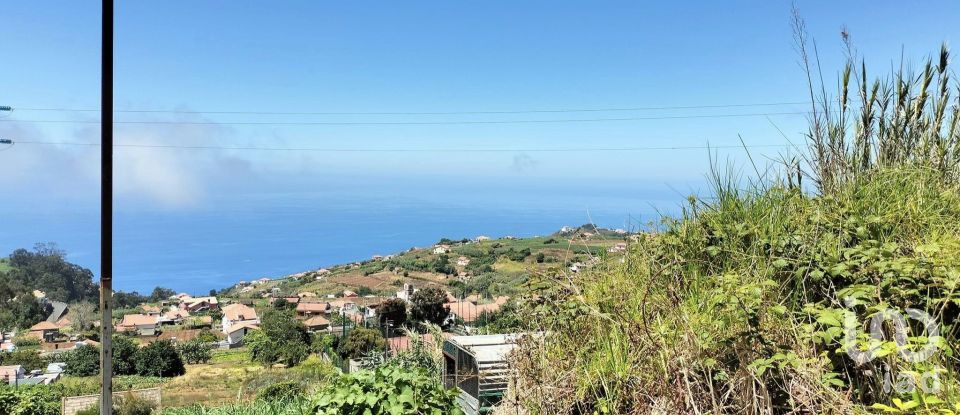 Land in Canhas of 1,004 m²