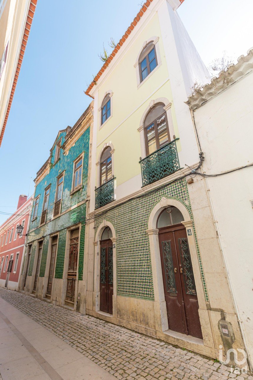 Block of flats in Santa Maria, São Pedro E Matacães of 215 m²