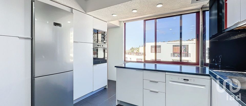 Appartement T3 à Caniço de 107 m²