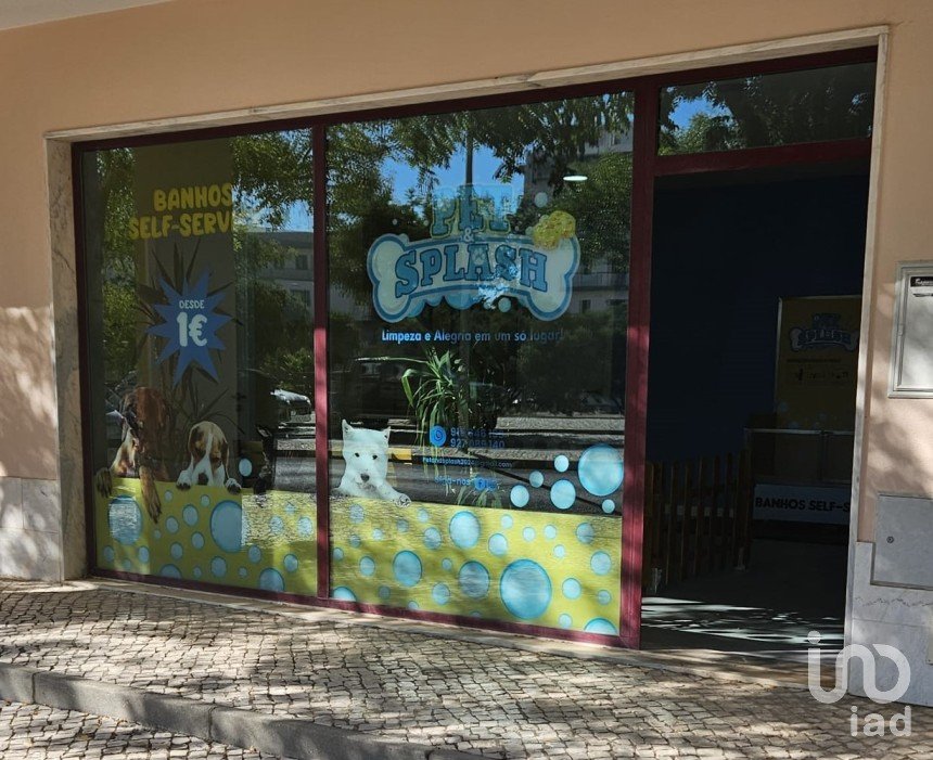 Loja / Estabelecimento Comercial em Loulé (São Clemente) de 53 m²