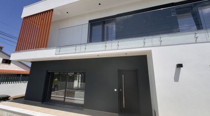 Maison T4 à Azeitão (São Lourenço e São Simão) de 165 m²