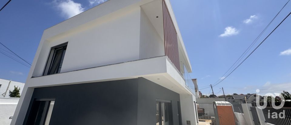 House T4 in Azeitão (São Lourenço e São Simão) of 165 m²