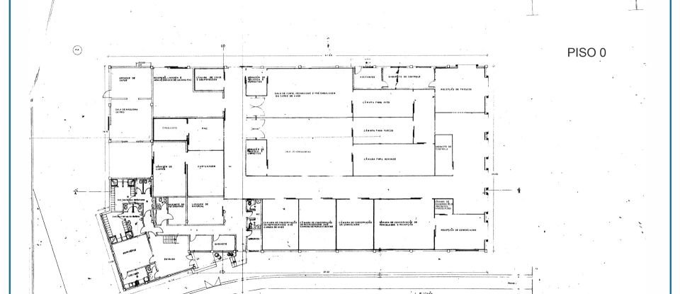 Pavilion T35 in Mafamude e Vilar do Paraíso of 1,760 m²