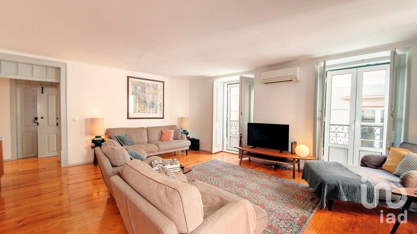 Apartment T4 in Misericórdia of 141 m²