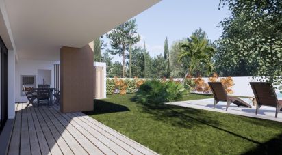 Maison T4 à Charneca De Caparica E Sobreda de 207 m²