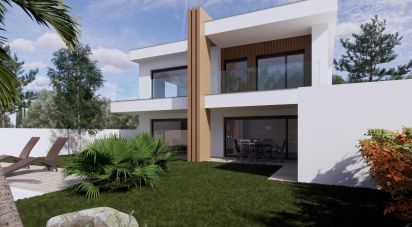 House T4 in Charneca De Caparica E Sobreda of 207 m²