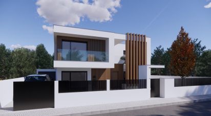 House T4 in Charneca De Caparica E Sobreda of 207 m²