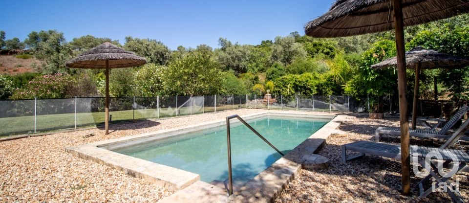 Maison T3 à Sesimbra (Castelo) de 11 081 m²