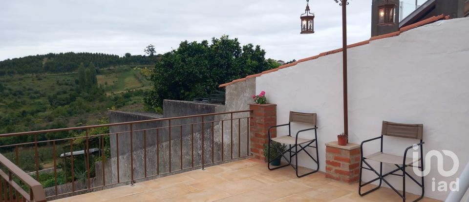 Casa de aldeia T1 em Évora de Alcobaça de 56 m²