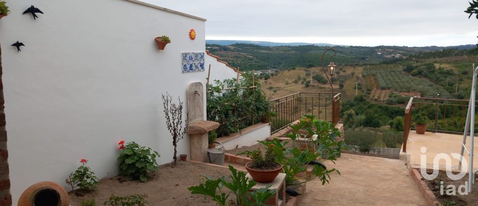 Casa de aldeia T1 em Évora de Alcobaça de 56 m²