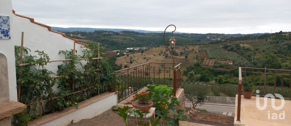 Village house T1 in Évora de Alcobaça of 56 m²