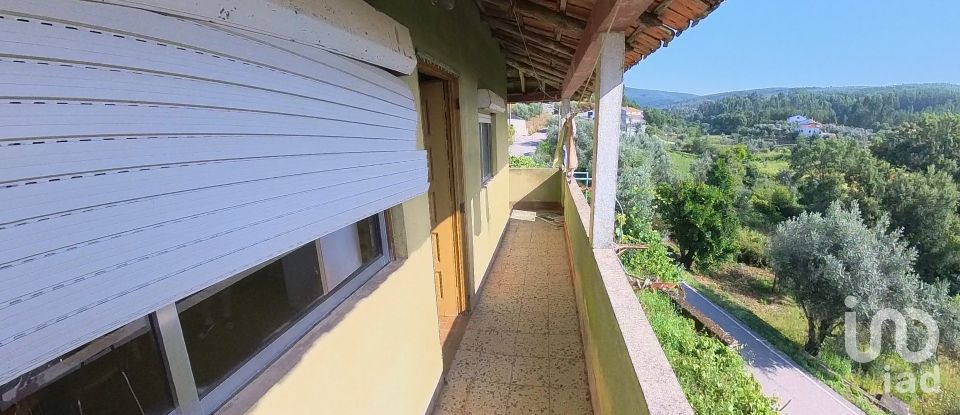 Casa / Villa T4 em Alvares de 214 m²