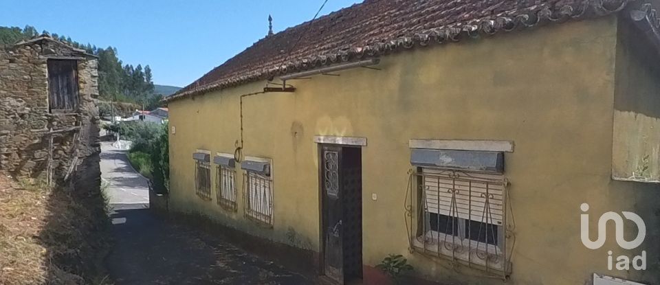 House T4 in Alvares of 214 m²