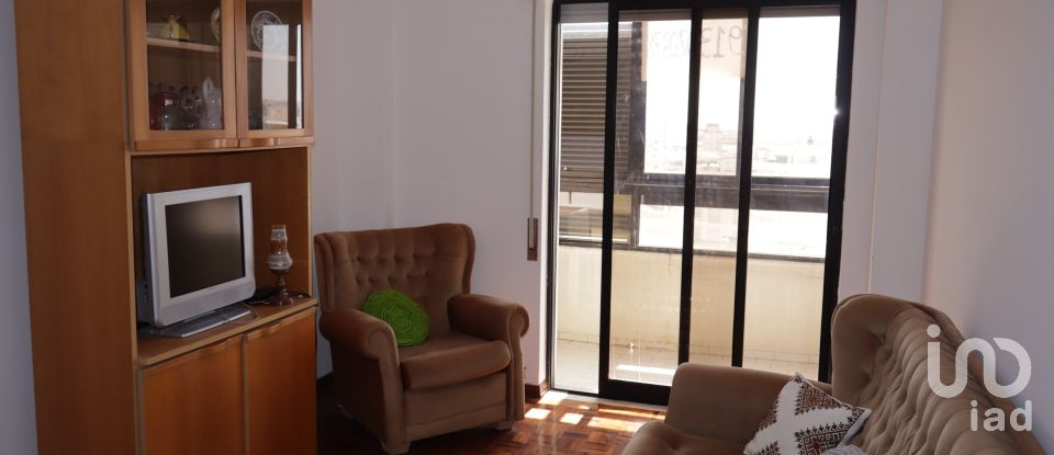 Apartment T3 in Faro (Sé e São Pedro) of 137 m²