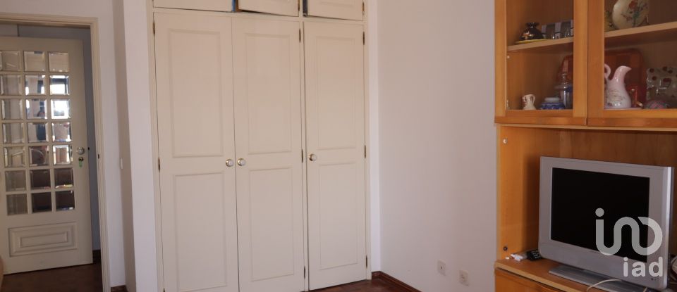 Apartment T3 in Faro (Sé e São Pedro) of 137 m²