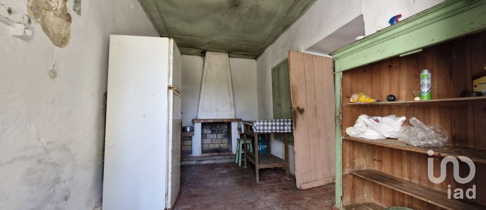 Ferme T3 à Almoster de 2 364 m²