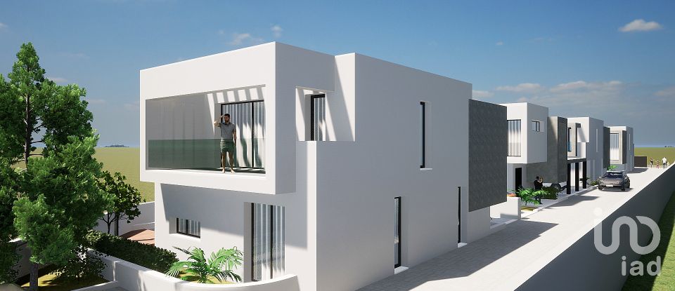 Building land in Sesimbra (Castelo) of 2,500 m²