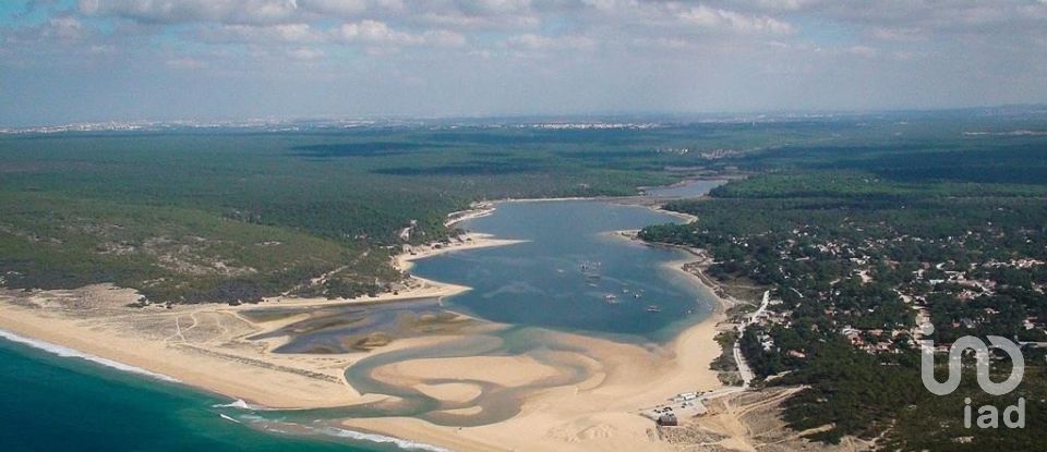 Terrain à bâtir à Sesimbra (Castelo) de 2 500 m²