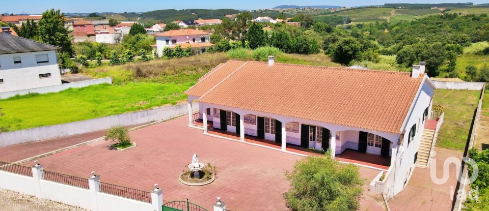 Maison traditionnelle T4 à Cadaval e Pêro Moniz de 640 m²