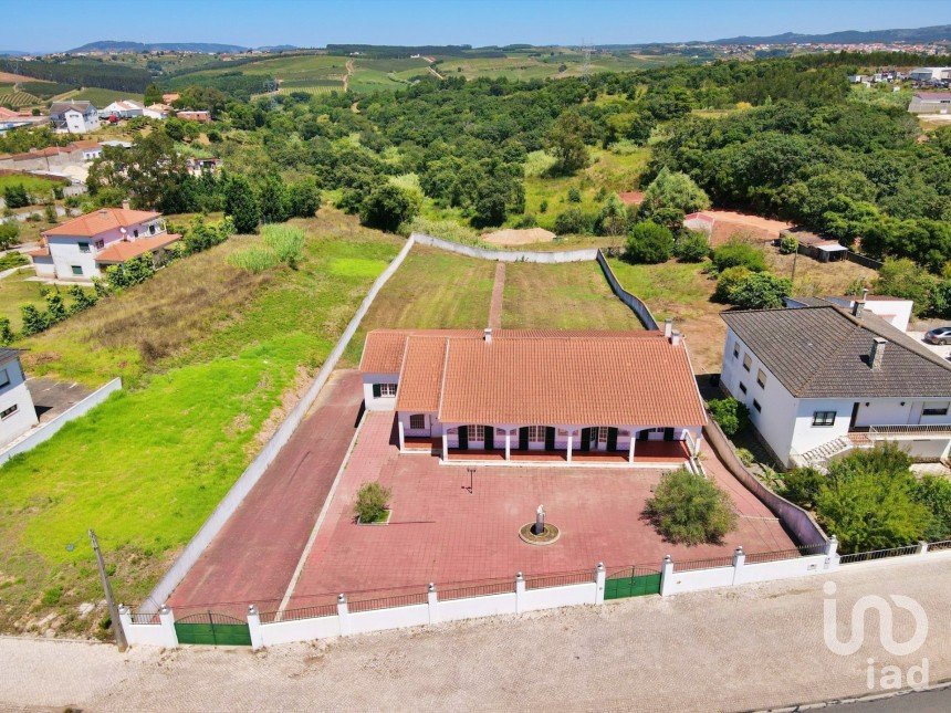 Traditional house T4 in Cadaval e Pêro Moniz of 640 m²