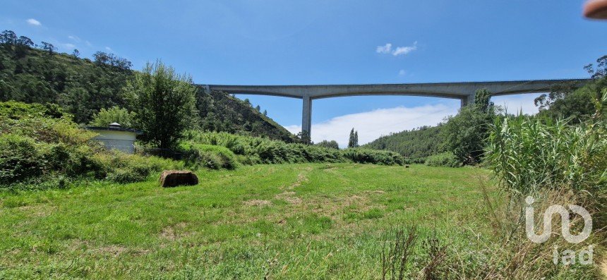 Terreno em Carvoeira de 2 500 m²