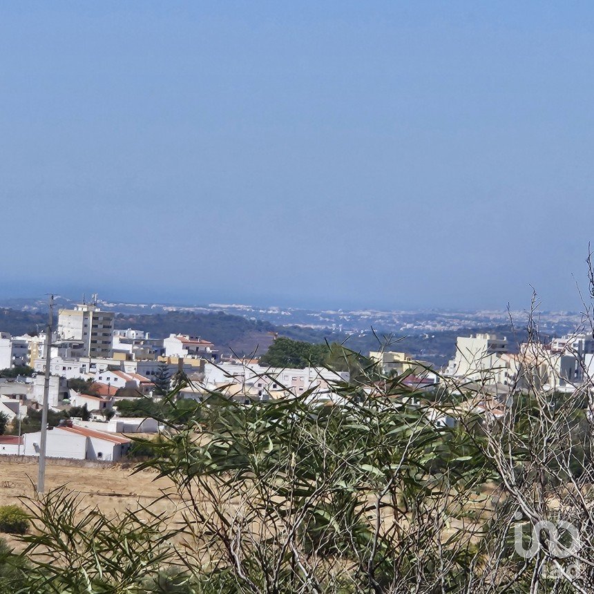 Terrain à Loulé (São Clemente) de 2 440 m²