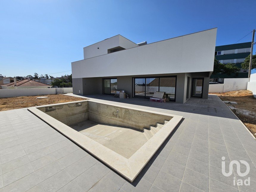 House T3 in Palmela of 200 m²