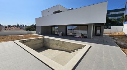 House T3 in Palmela of 200 m²