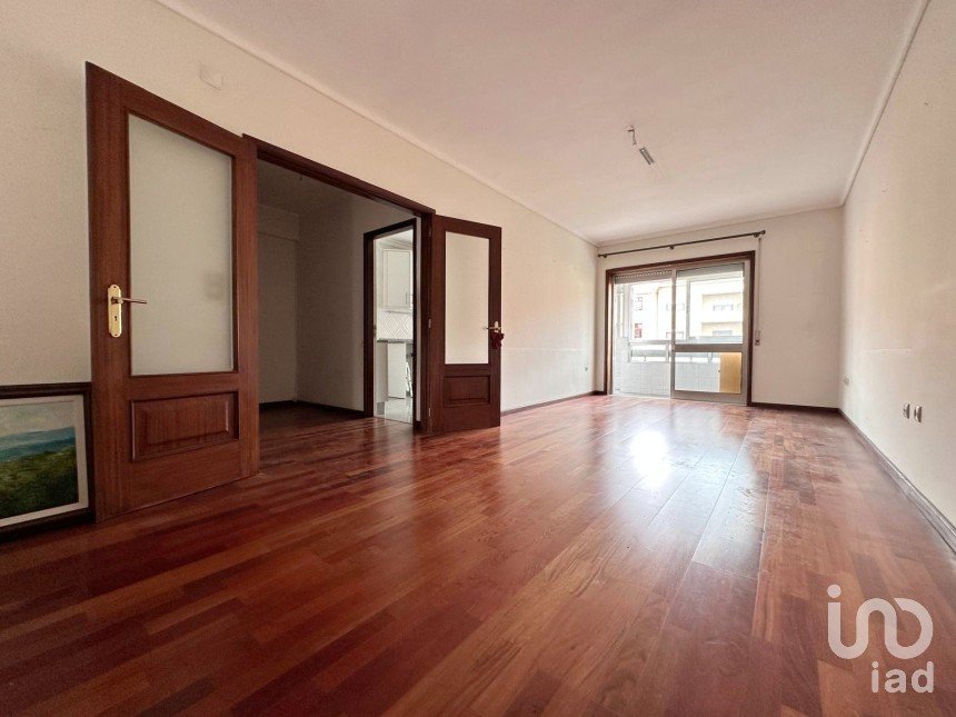 Apartamento T3 em Mafamude e Vilar do Paraíso de 107 m²