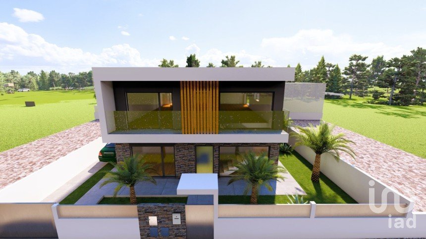 Casa T4 em Fernão Ferro de 160 m²