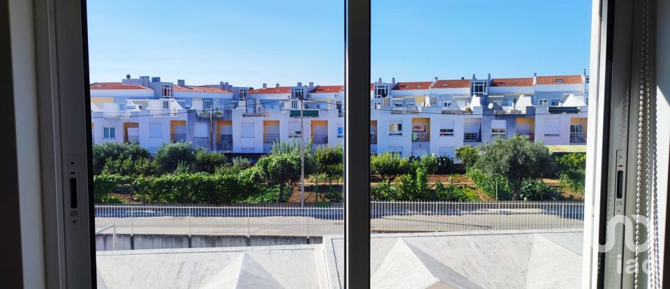 Apartment T1 in Carregado e Cadafais of 92 m²