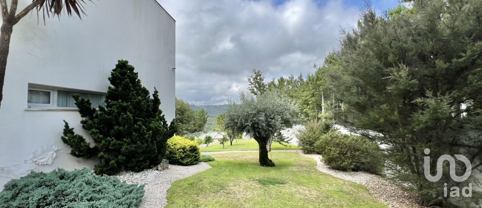 Domaine T4 à Carragozela e Várzea de Meruge de 415 m²