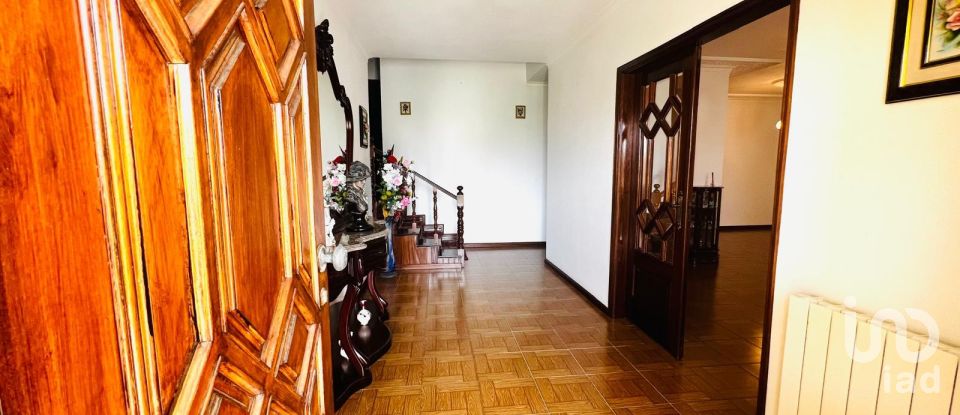 House T4 in Freixo de Cima e de Baixo of 290 m²