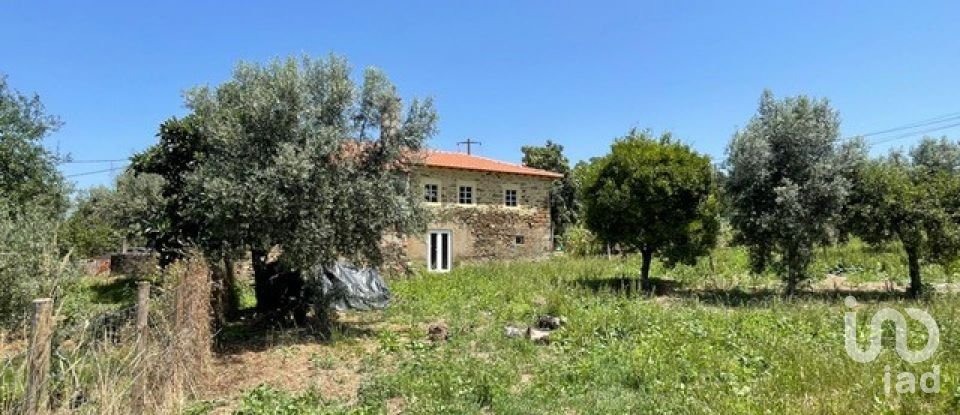 Maison de campagne T3 à Castelo de 276 m²