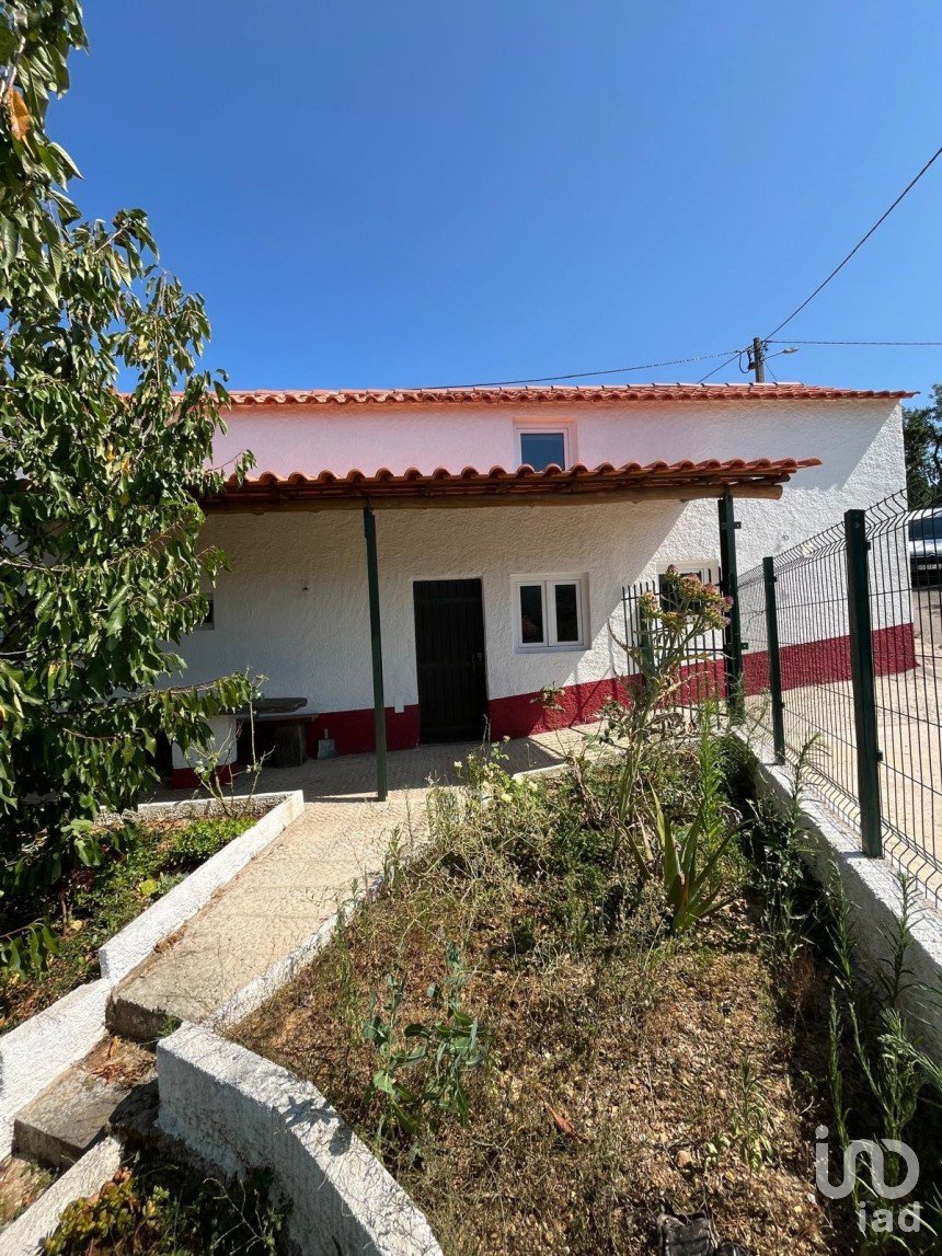 Maison de campagne T3 à Sobreira Formosa e Alvito da Beira de 102 m²