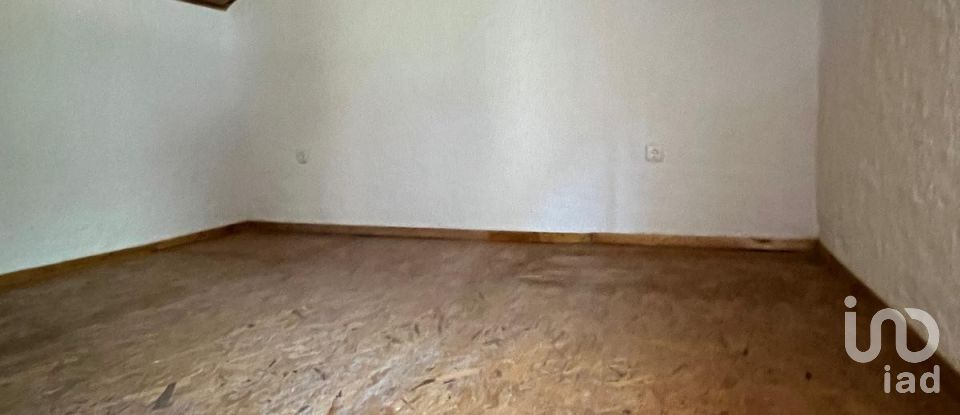 Maison de campagne T3 à Sobreira Formosa e Alvito da Beira de 102 m²