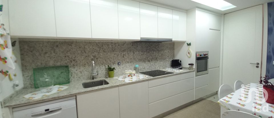 Apartamento T2 em Arcozelo de 123 m²