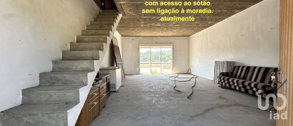 Casa de aldeia T2 em Alcanede de 135 m²