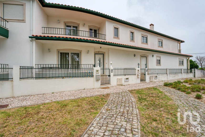 Casa tradicional T4 em Vieira de Leiria de 215 m²