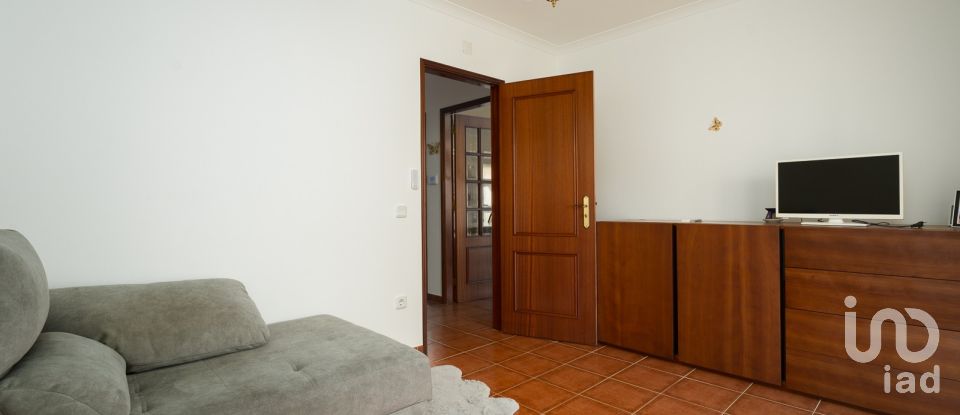 Casa tradicional T4 em Vieira de Leiria de 215 m²