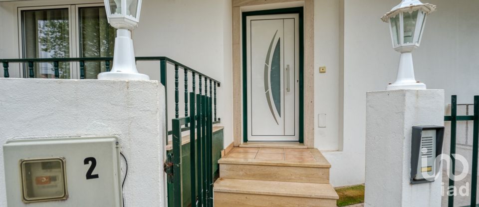 Maison traditionnelle T4 à Vieira de Leiria de 215 m²