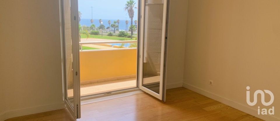 Lodge T4 in Carcavelos e Parede of 316 m²