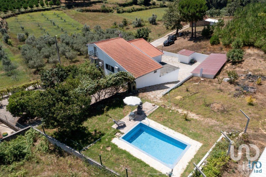 Casa T5 em Covas e Vila Nova de Oliveirinha de 150 m²