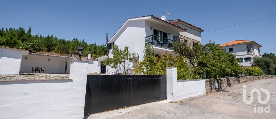 Casa T5 em Covas e Vila Nova de Oliveirinha de 150 m²