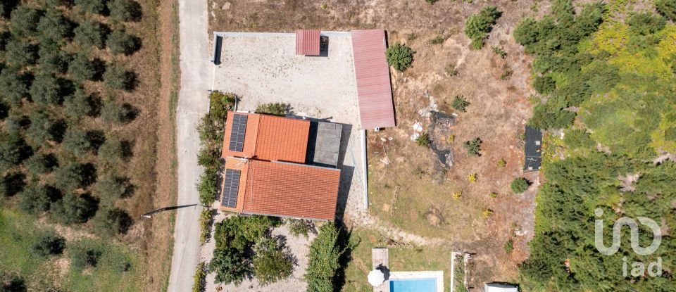 Casa T5 em Covas e Vila Nova de Oliveirinha de 150 m²