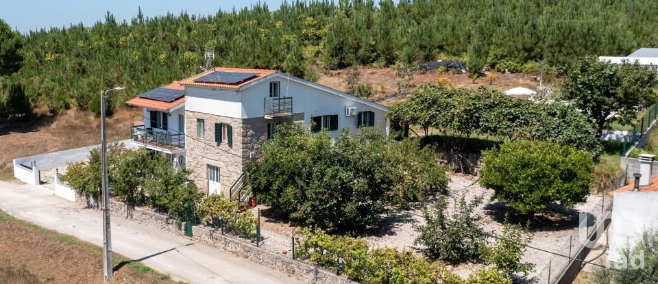 Casa T5 em Covas e Vila Nova de Oliveirinha de 150 m²