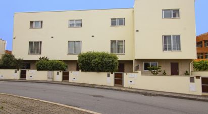 House T3 in São Félix da Marinha of 214 m²