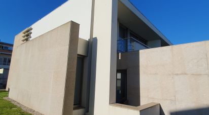 Casa T3 em Arcozelo de 259 m²